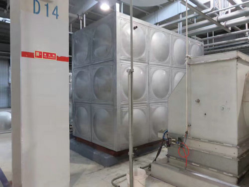 玻璃鋼水箱vs不銹鋼水箱：經(jīng)濟(jì)實(shí)用對(duì)比解析