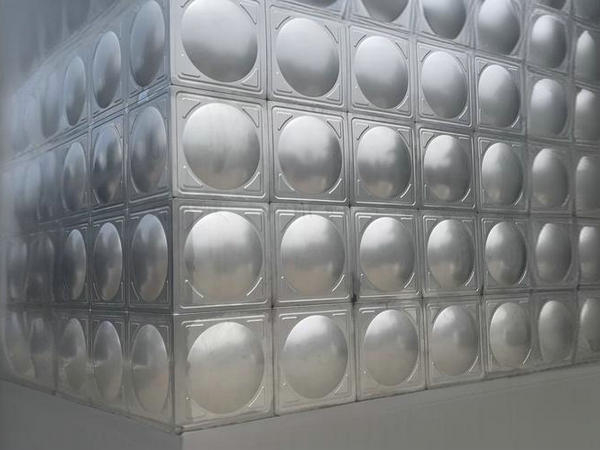 焦作不銹鋼保溫水箱的保溫材料不均勻會(huì)帶來哪些影響?