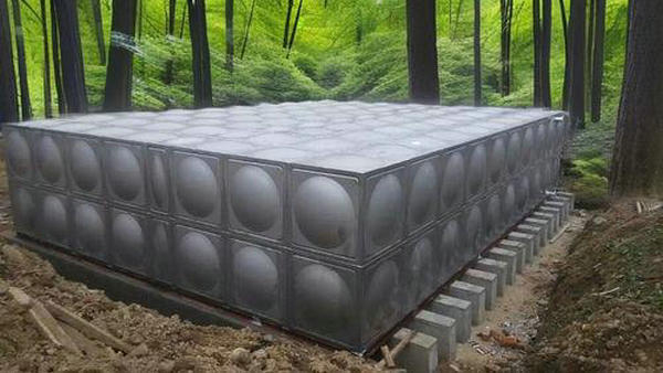 焦作消防水箱的配管配件應(yīng)采用什么材料？